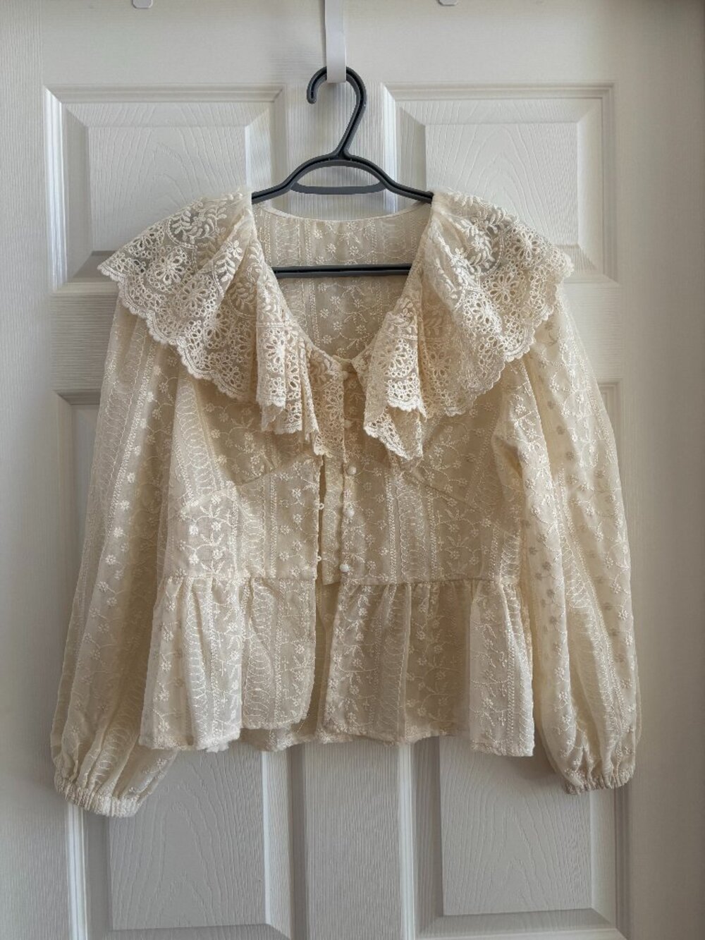 Ivory Embroidered Lace Ruffle Collar Peplum Blouse M/S